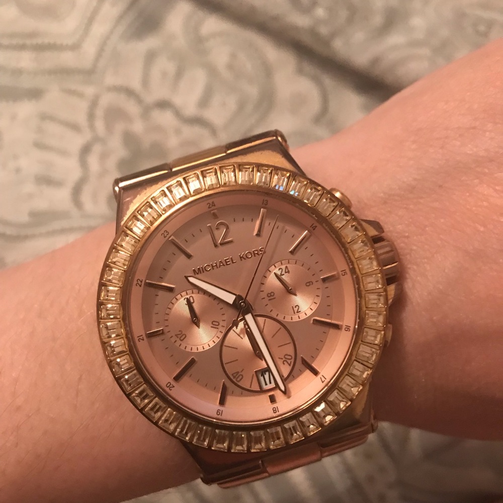 Michael Kors Watch - Picture 3 of 8